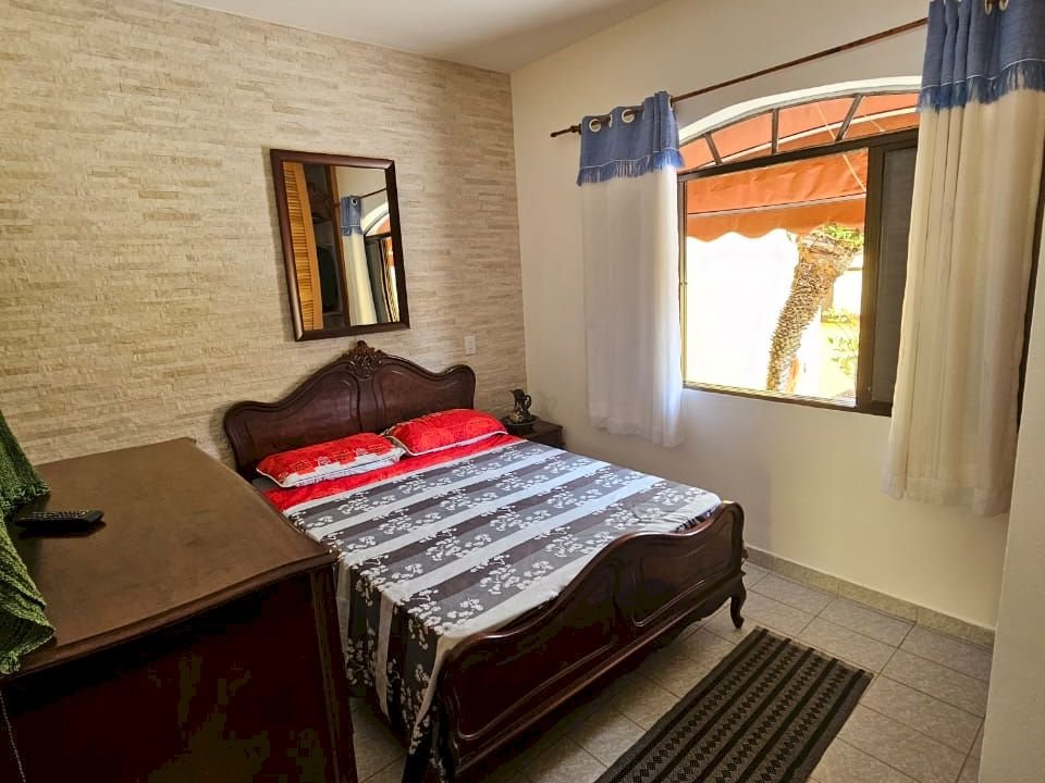 Imagem imóvel DUAS CASAS + 1 EDÍCULA MOBILIADAS EM UM SÓ TERRENO