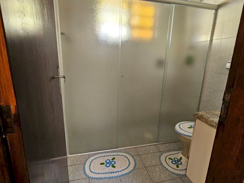 Imagem imóvel DUAS CASAS + 1 EDÍCULA MOBILIADAS EM UM SÓ TERRENO