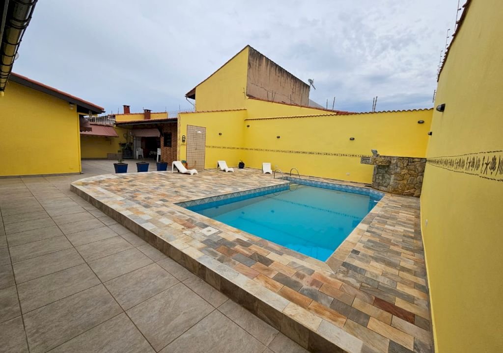 Imagem imóvel DUAS CASAS + 1 EDÍCULA MOBILIADAS EM UM SÓ TERRENO