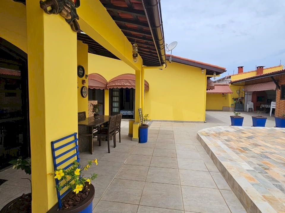Imagem imóvel DUAS CASAS + 1 EDÍCULA MOBILIADAS EM UM SÓ TERRENO