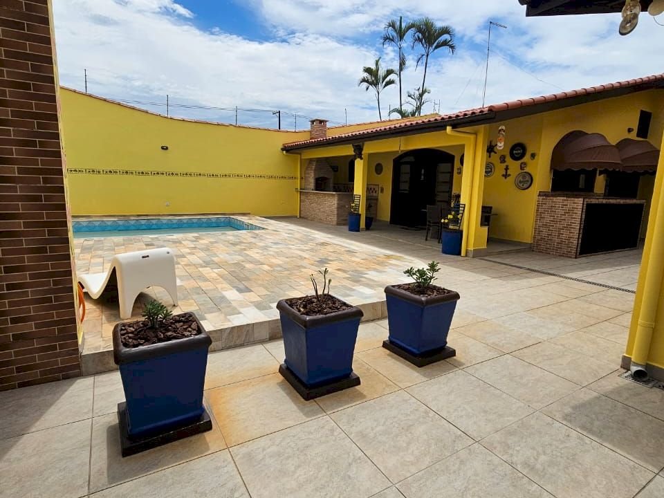 Imagem imóvel DUAS CASAS + 1 EDÍCULA MOBILIADAS EM UM SÓ TERRENO