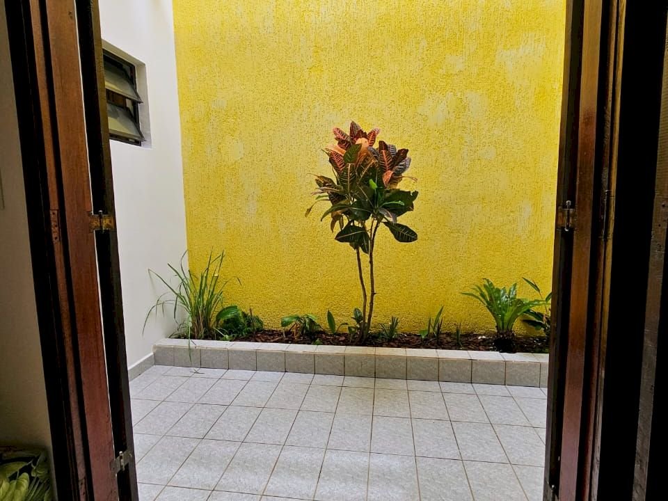 Imagem imóvel DUAS CASAS + 1 EDÍCULA MOBILIADAS EM UM SÓ TERRENO