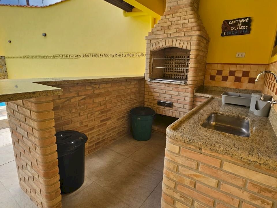 Imagem imóvel DUAS CASAS + 1 EDÍCULA MOBILIADAS EM UM SÓ TERRENO