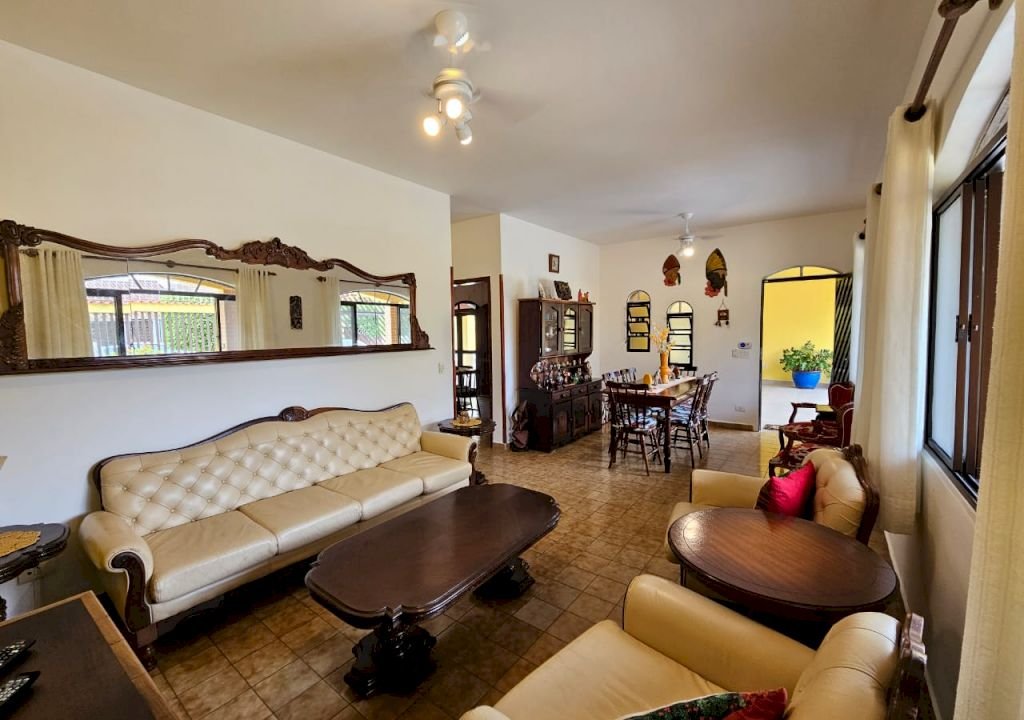 Imagem imóvel DUAS CASAS + 1 EDÍCULA MOBILIADAS EM UM SÓ TERRENO