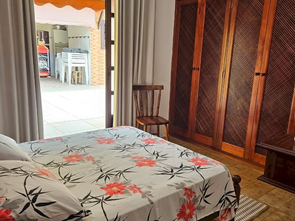 Imagem imóvel DUAS CASAS + 1 EDÍCULA MOBILIADAS EM UM SÓ TERRENO