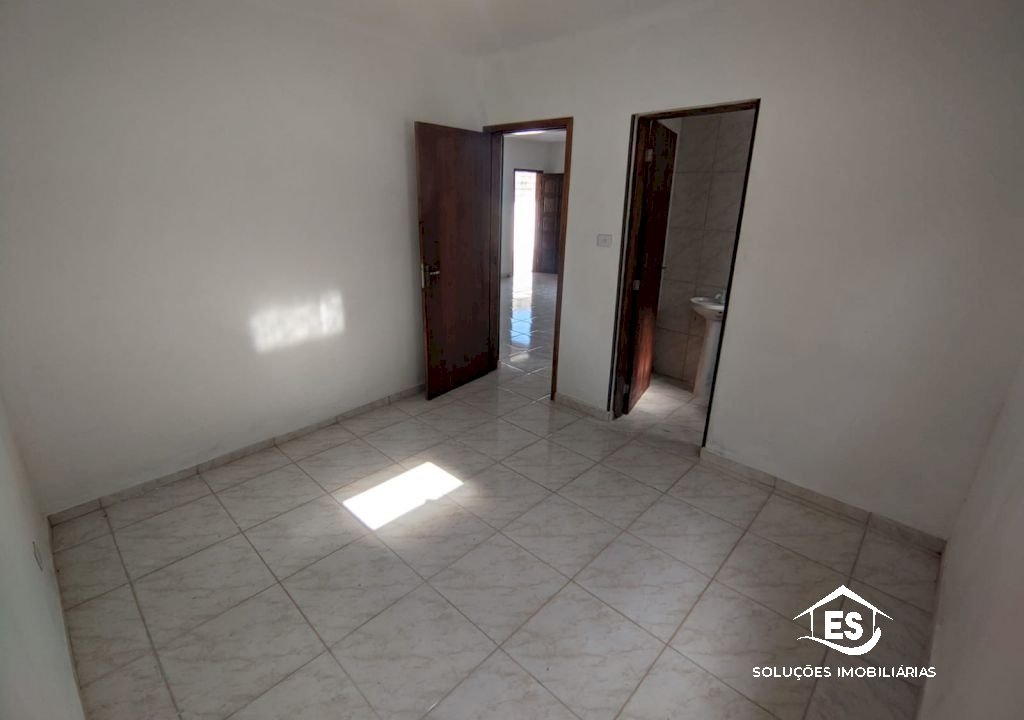 Imagem imóvel AMPLA CASA DE TERRENO INTEIRO C/ PREÇO DE GEMINADA NA PRAIA
