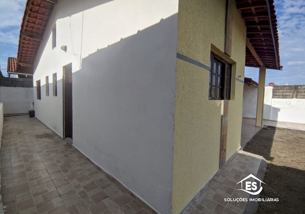 Imagem imóvel AMPLA CASA DE TERRENO INTEIRO C/ PREÇO DE GEMINADA NA PRAIA