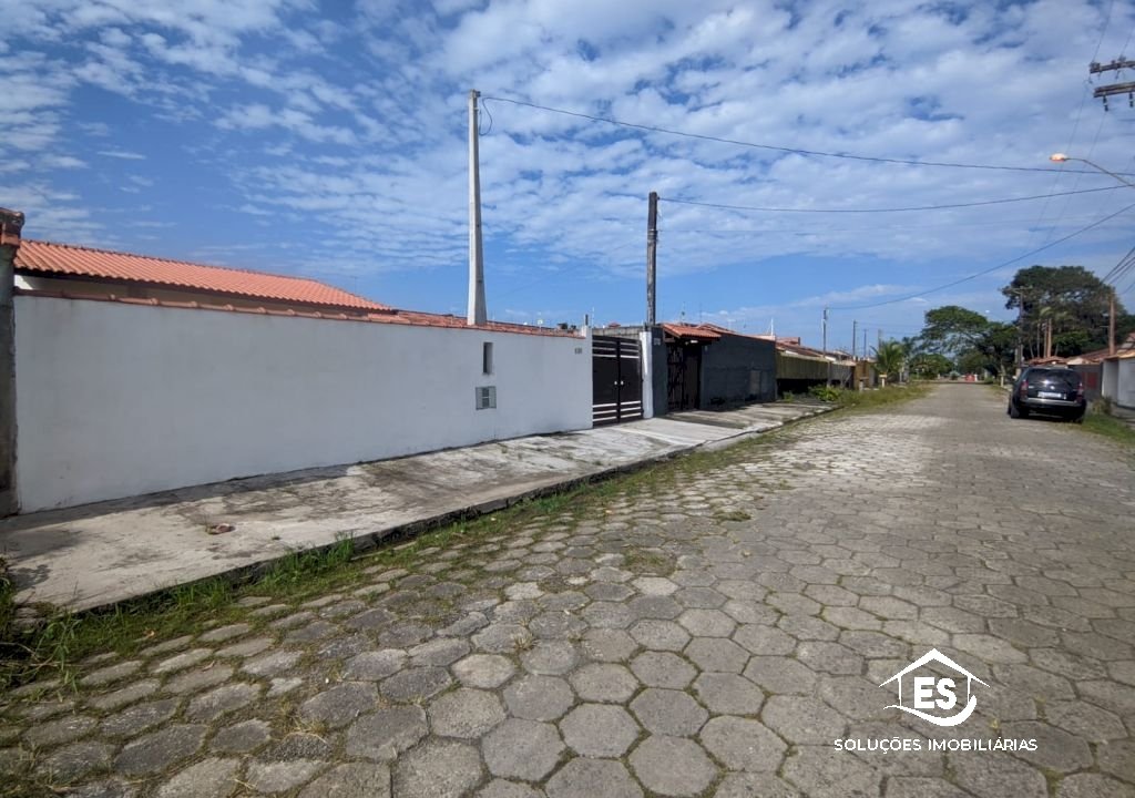 Imagem imóvel AMPLA CASA DE TERRENO INTEIRO C/ PREÇO DE GEMINADA NA PRAIA