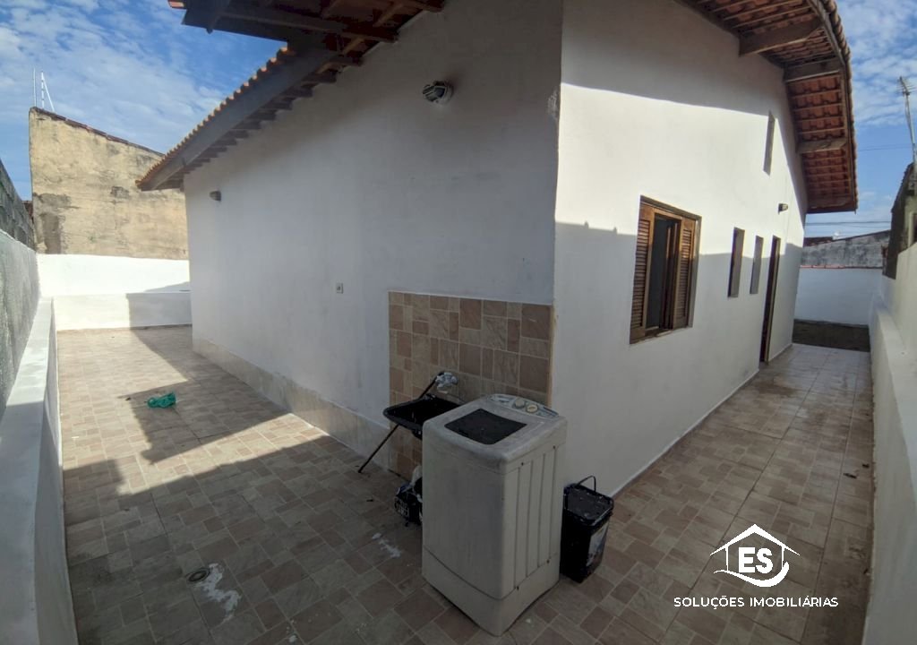 Imagem imóvel AMPLA CASA DE TERRENO INTEIRO C/ PREÇO DE GEMINADA NA PRAIA
