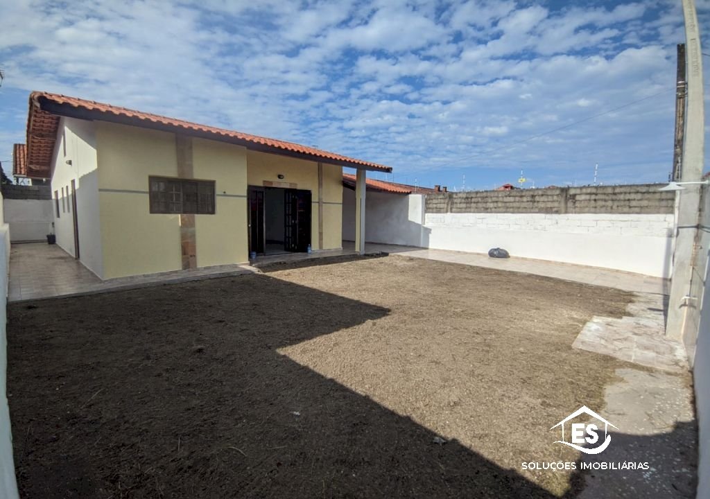 Imagem imóvel AMPLA CASA DE TERRENO INTEIRO C/ PREÇO DE GEMINADA NA PRAIA