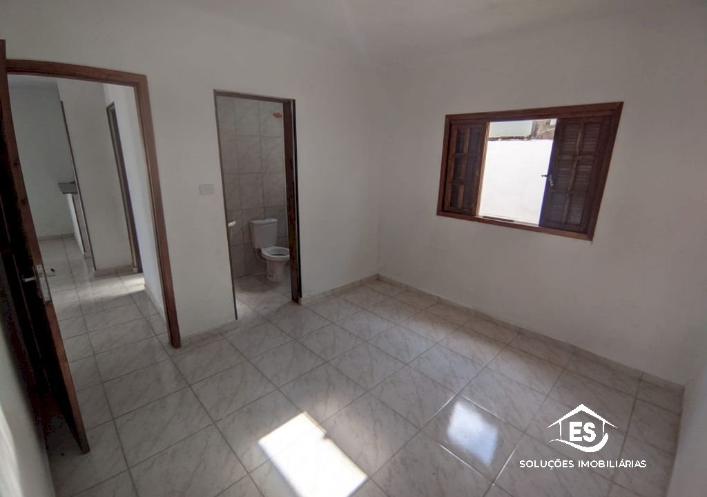 Imagem imóvel AMPLA CASA DE TERRENO INTEIRO C/ PREÇO DE GEMINADA NA PRAIA