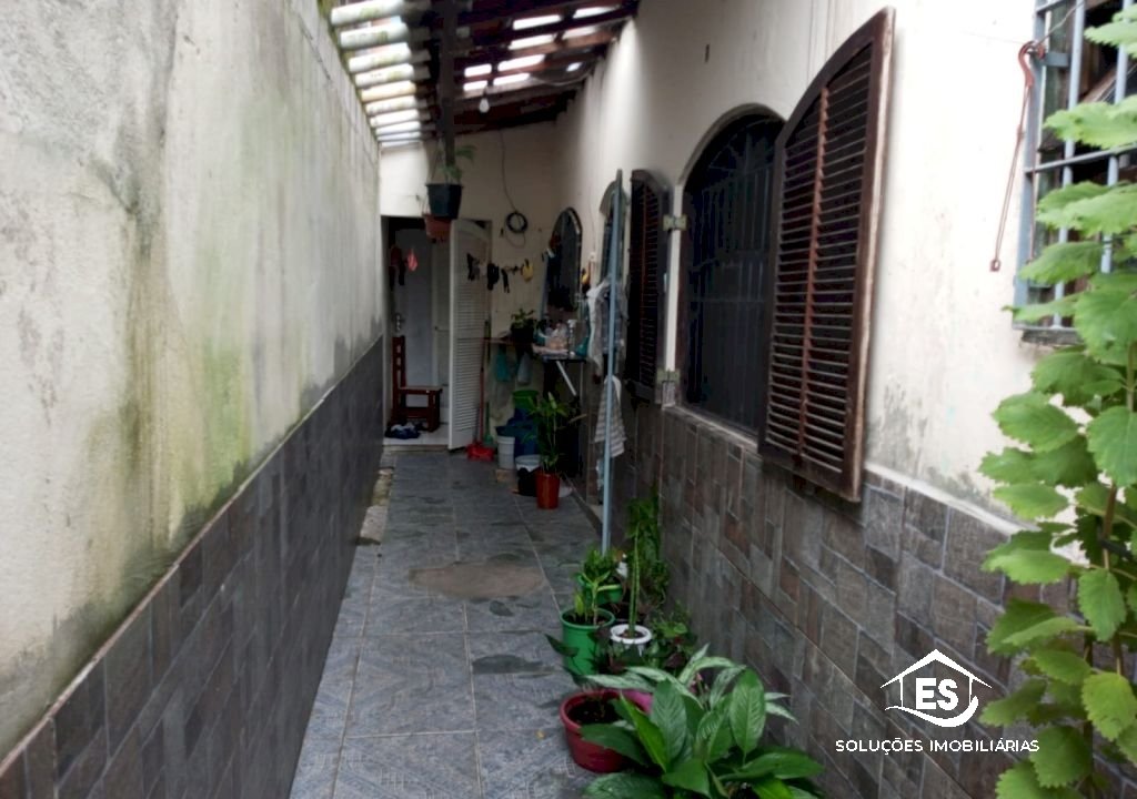 Imagem imóvel casa Suarão lado morro