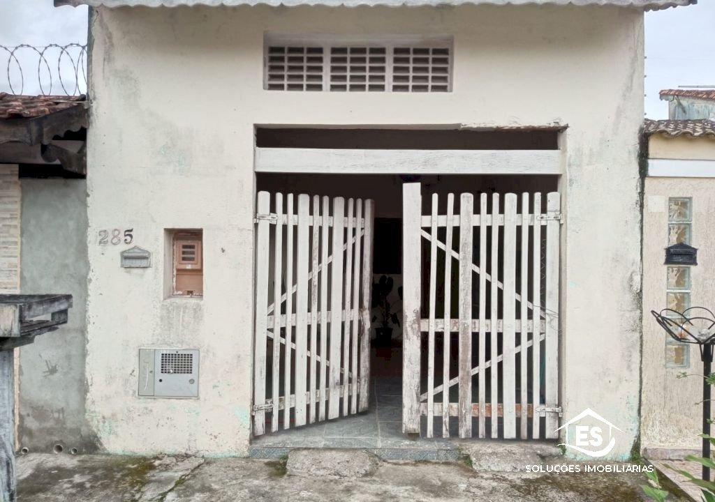 Imagem imóvel casa Suarão lado morro
