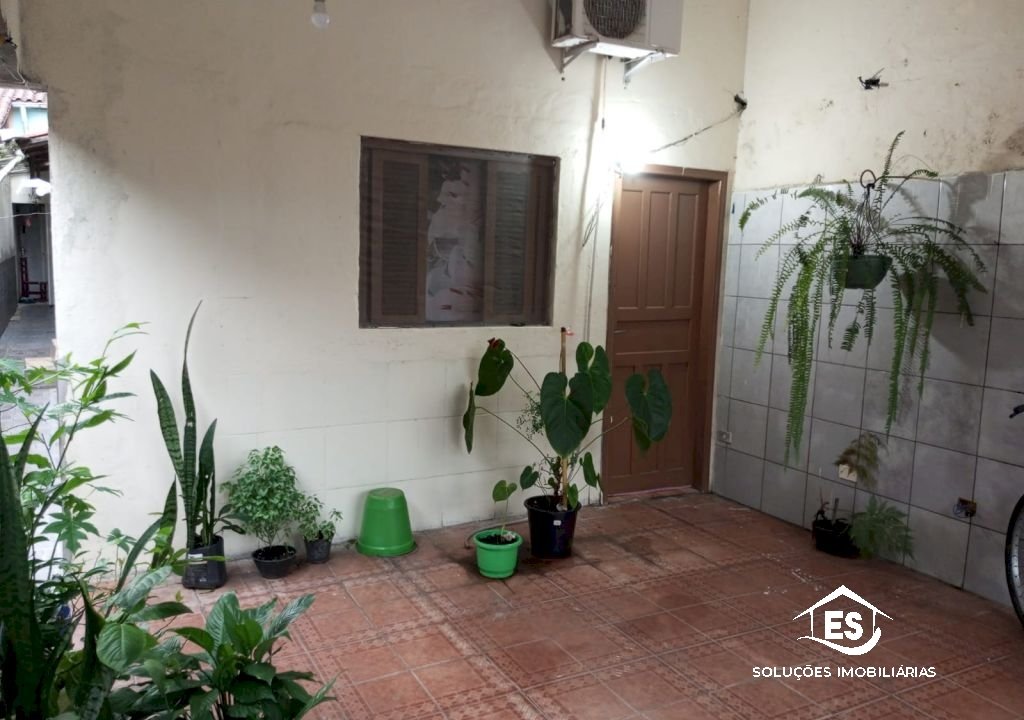 Imagem imóvel casa Suarão lado morro