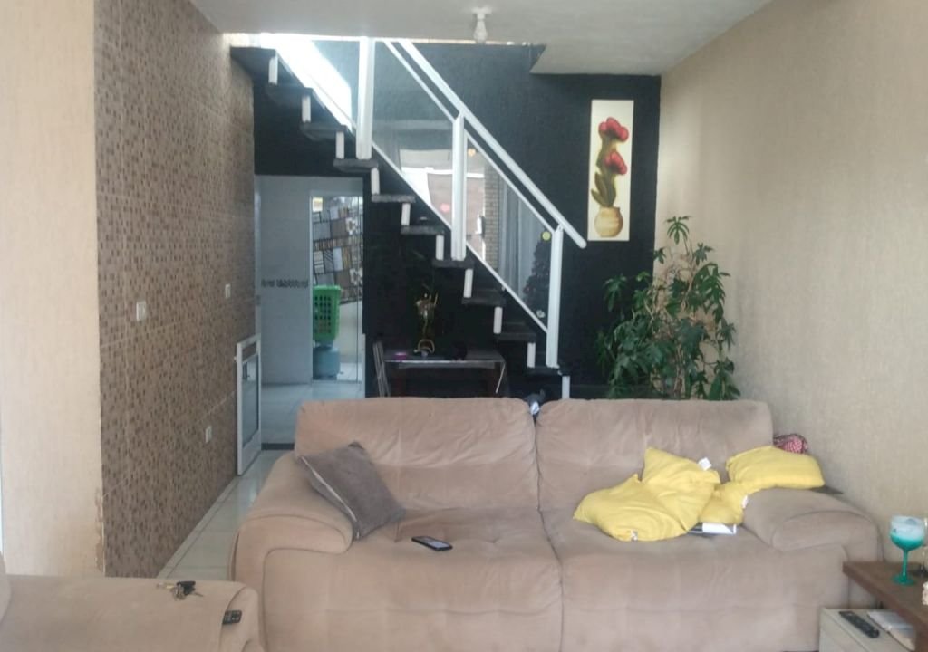 Imagem imóvel EXCELENTE SOBRADO À POUCOS MINUTOS DO CENTRO NO JD OASIS